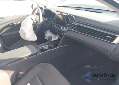 2025 Toyota Camry Le z USA, uszkodzony, nr VIN 4T1DAACK2SU536151